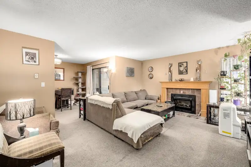 14834 HOLLY PARK LANE - photo 4 of 23