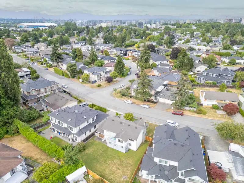 6439 AZURE ROAD - photo 2 of 30