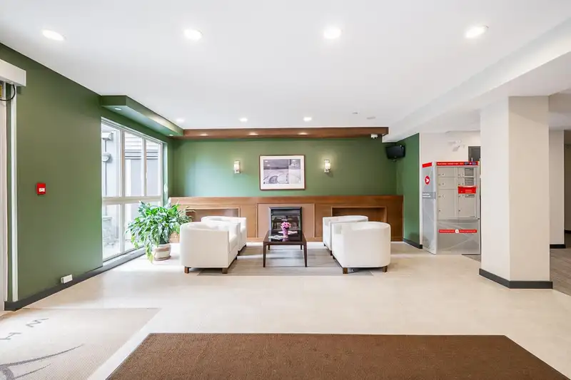 110 225 FRANCIS WAY - photo 2 of 33