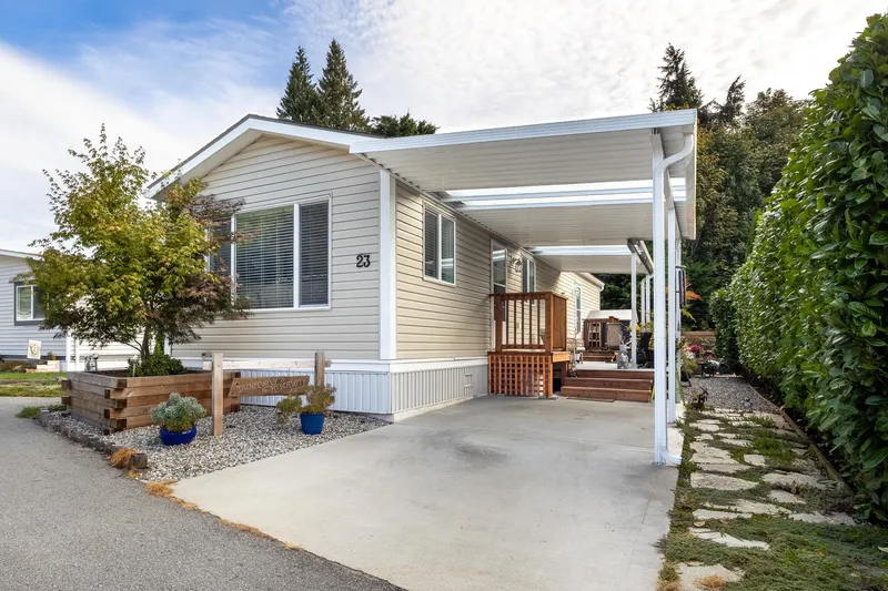 23 4496 SUNSHINE COAST HIGHWAY - photo 2 of 25