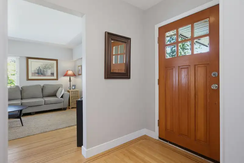 942 PORTER STREET - photo 4 of 37