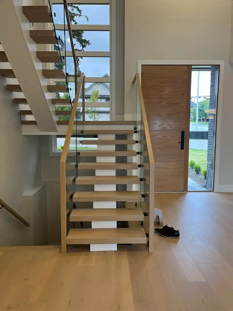 16411 28 AVENUE - photo 2 of 18