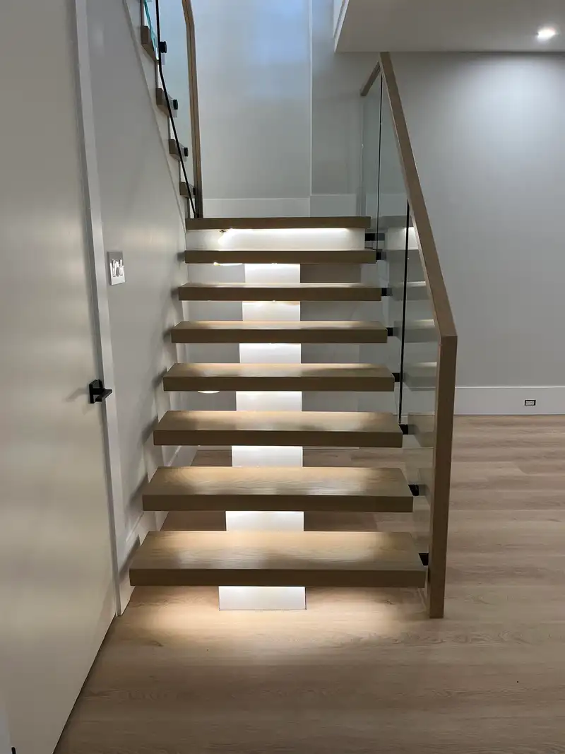 16411 28 AVENUE - photo 3 of 18