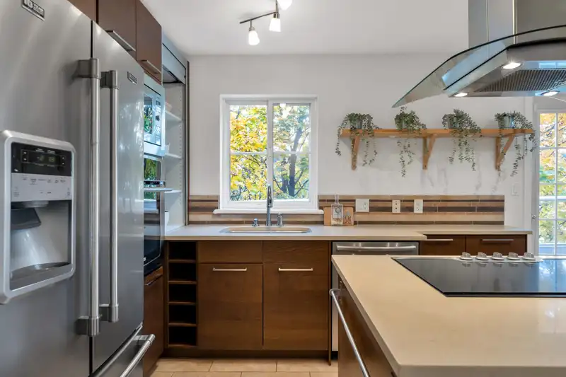 401 245 ST. DAVIDS AVENUE - photo 4 of 36