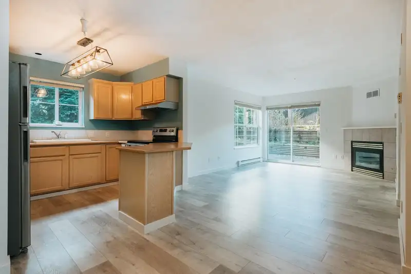 35 689 PARK ROAD - photo 2 of 23