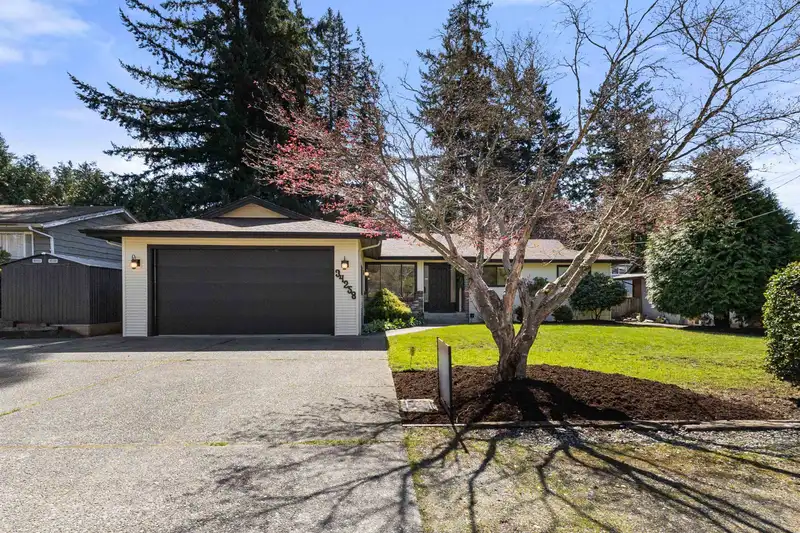 34258 REDWOOD AVENUE - photo 1 of 40