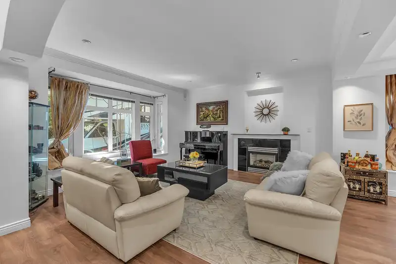 786 W 17TH STREET - photo 3 of 40