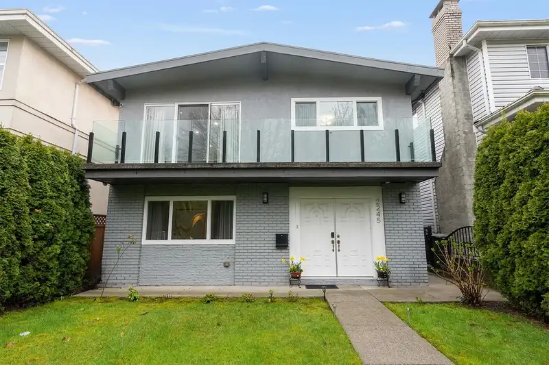 2245 RUPERT STREET - photo 2 of 40