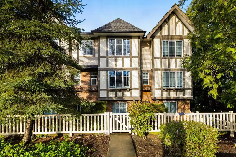 22 20875 80 AVENUE - photo 1 of 40