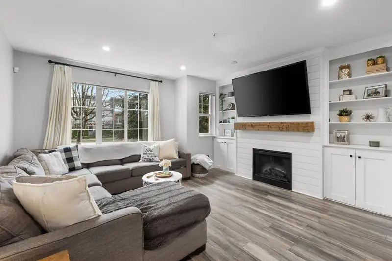 22 20875 80 AVENUE - photo 2 of 40