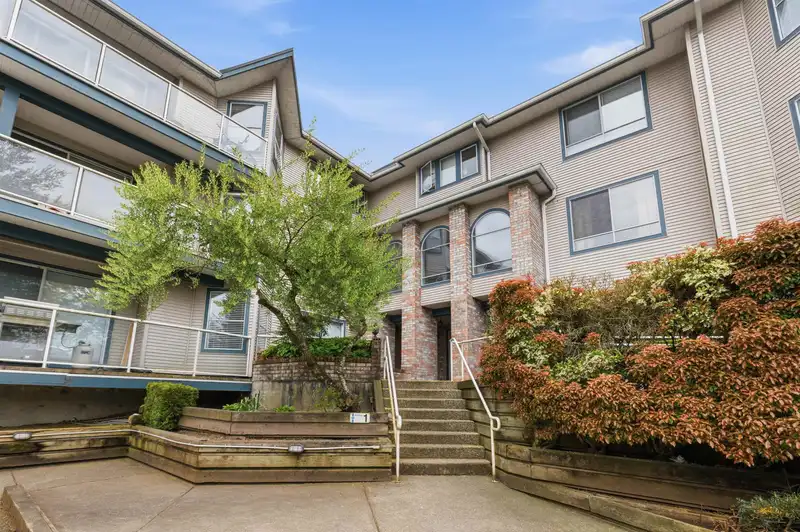 104 27358 32 AVENUE - photo 1 of 35
