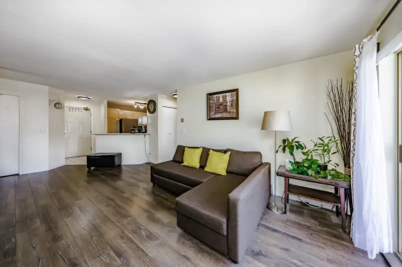 315 10756 138 STREET - photo 4 of 17