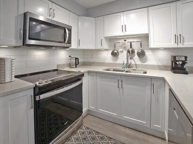204 30515 CARDINAL AVENUE - photo 4 of 19