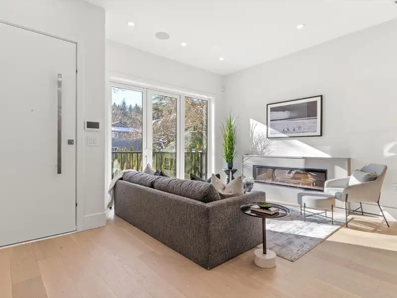 4687 W 15TH AVENUE - photo 2 of 23