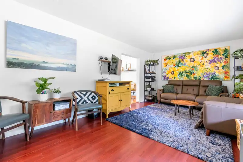 23338 56 AVENUE - photo 3 of 40
