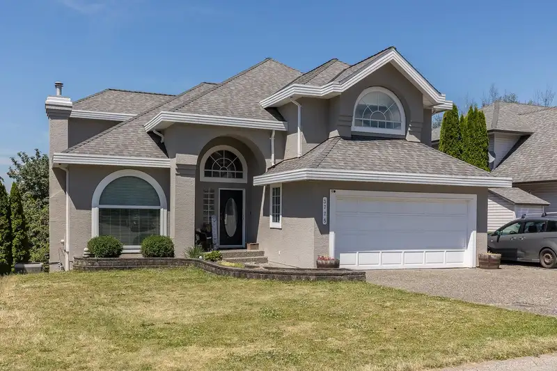 3775 LETHBRIDGE DRIVE - photo 2 of 40