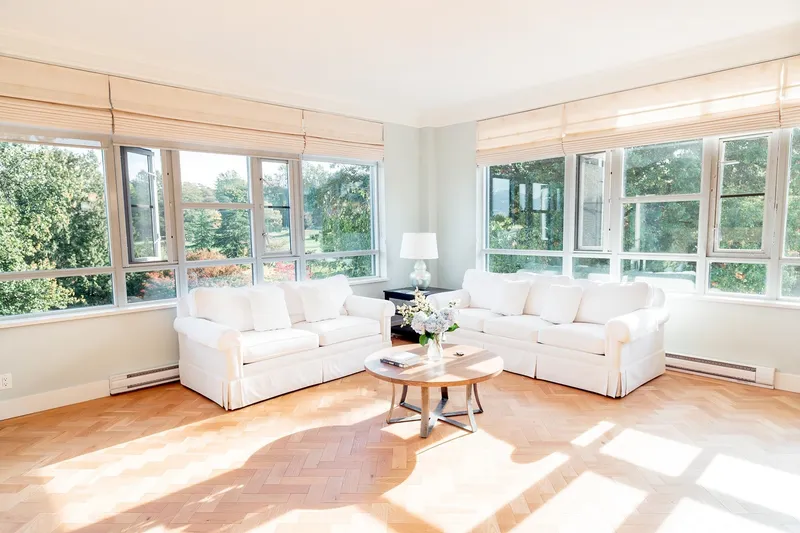 501 4685 VALLEY DRIVE - photo 1 of 20