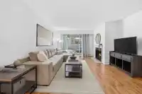 105 932 ROBINSON STREET - thumbnail 2