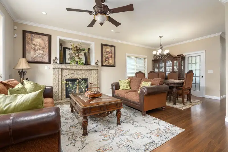 36 E 54 AVENUE - photo 3 of 31