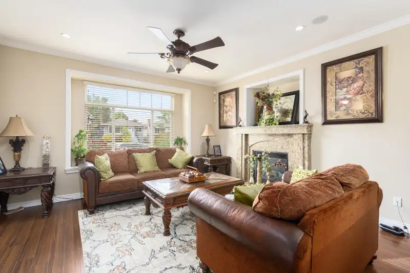 36 E 54 AVENUE - photo 4 of 31