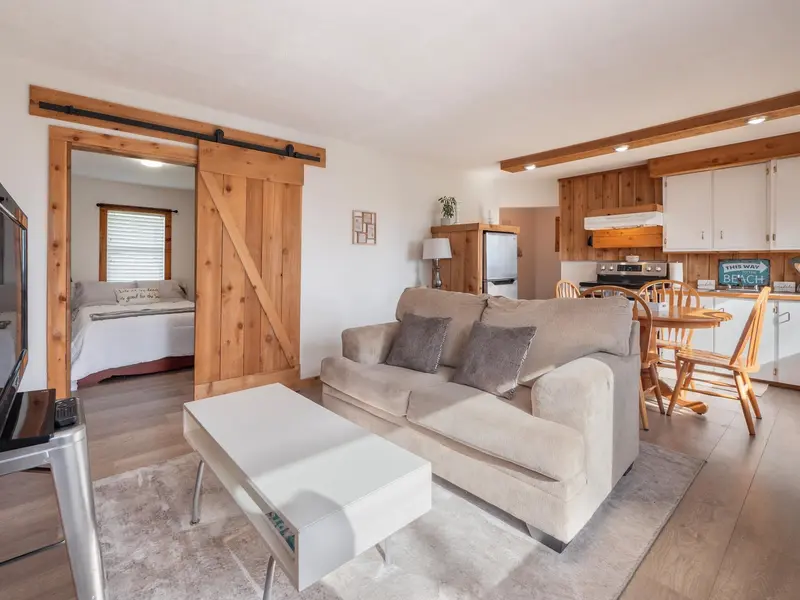 716/718 HILLCREST ROAD - photo 1 of 25