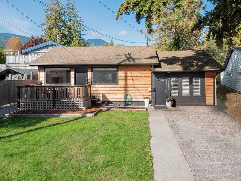 716/718 HILLCREST ROAD - photo 4 of 25