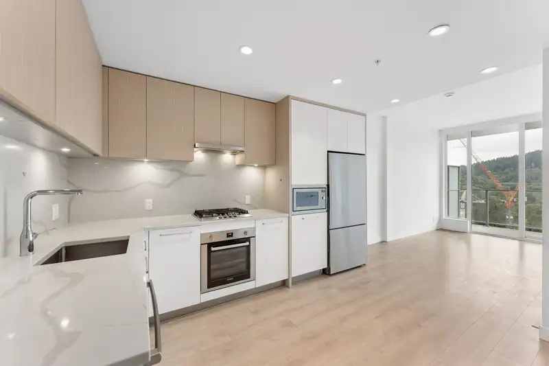 903 567 CLARKE ROAD - photo 2 of 40