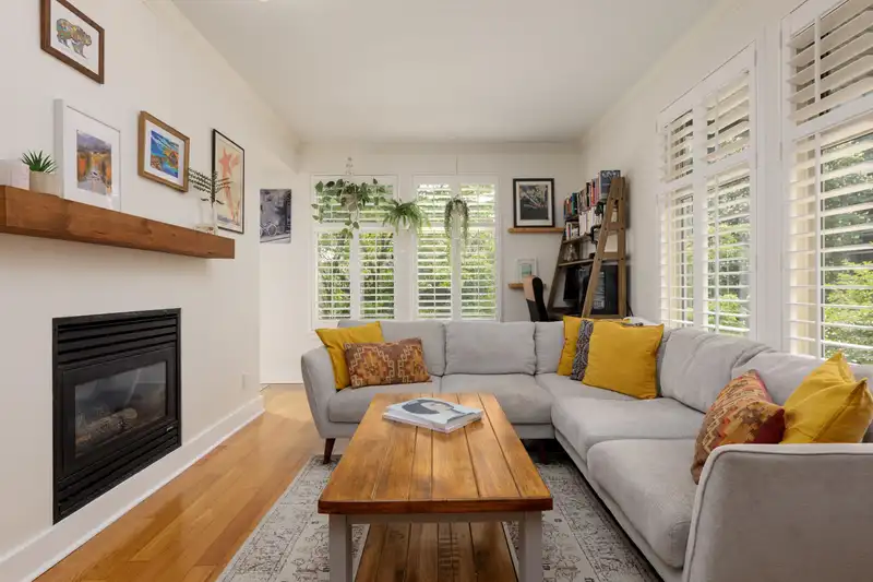 201 118 W 22ND STREET - photo 2 of 30