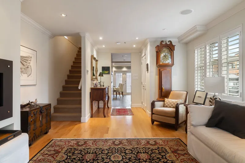 1730 KITCHENER STREET - photo 3 of 25