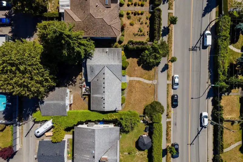 4085 RUMBLE STREET - photo 4 of 38