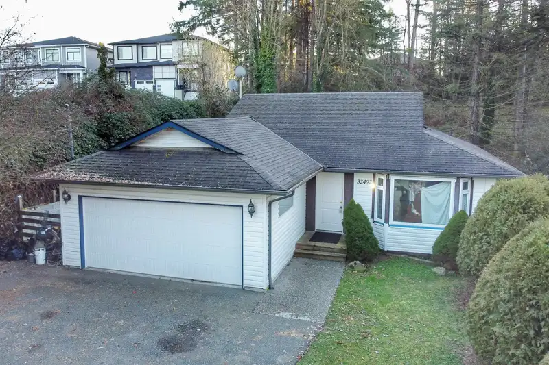32492 CHERRY AVENUE - photo 2 of 40