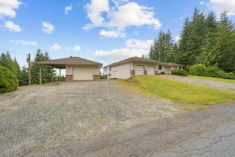 27660 128 AVENUE - photo 3 of 39