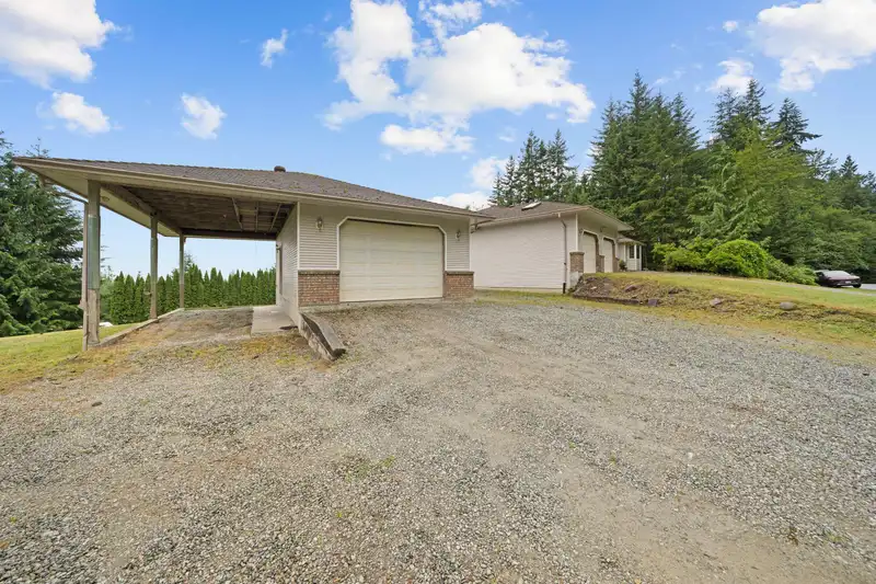 27660 128 AVENUE - photo 4 of 39