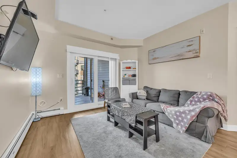 305 11077 RAVINE ROAD - photo 3 of 27