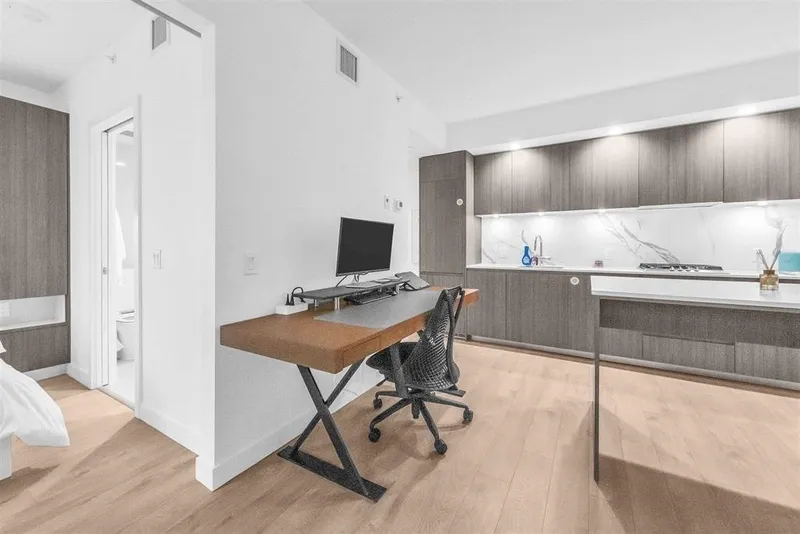 401 6463 SILVER AVENUE - photo 4 of 25