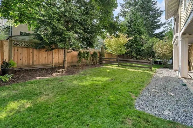 18 15233 34TH AVENUE - photo 4 of 32