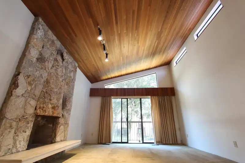 4470 FRANCES STREET - photo 2 of 34