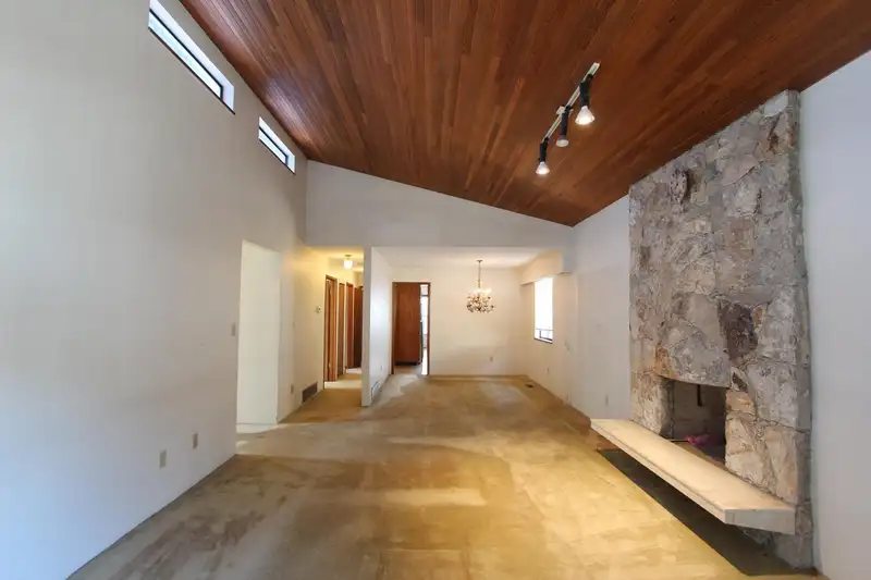 4470 FRANCES STREET - photo 3 of 34