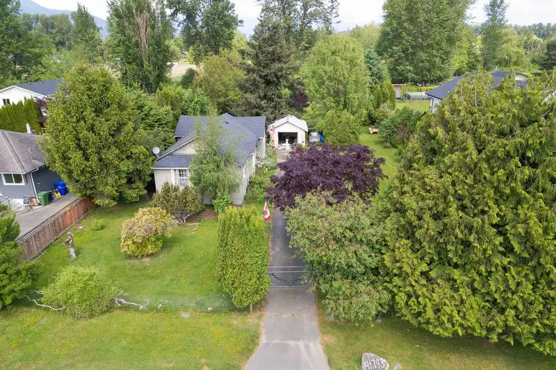 41793 YARROW CENTRAL ROAD - photo 2 of 34