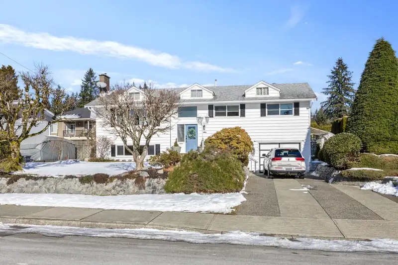 2467 WARRENTON AVENUE - photo 1 of 34