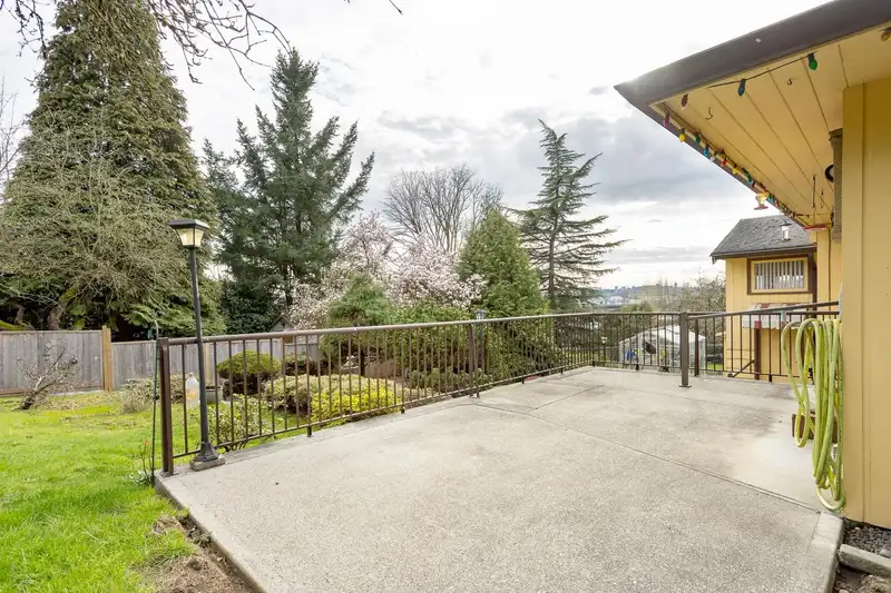 1874 HILLSIDE AVENUE - photo 4 of 18