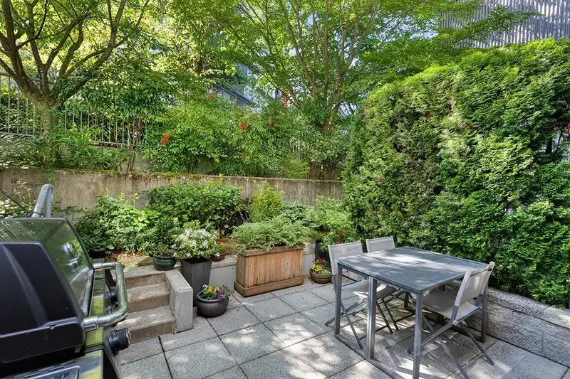 2711 PRINCE EDWARD STREET - photo 3 of 22
