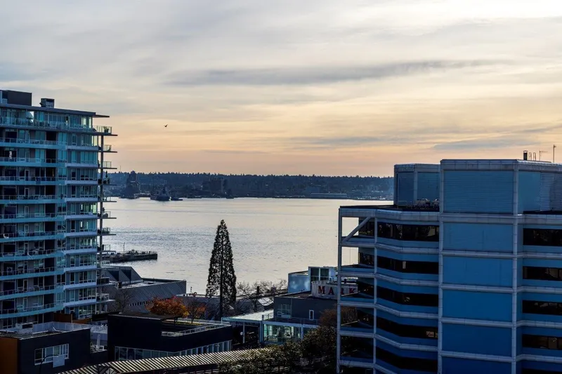 902 175 W 1ST STREET - photo 3 of 25