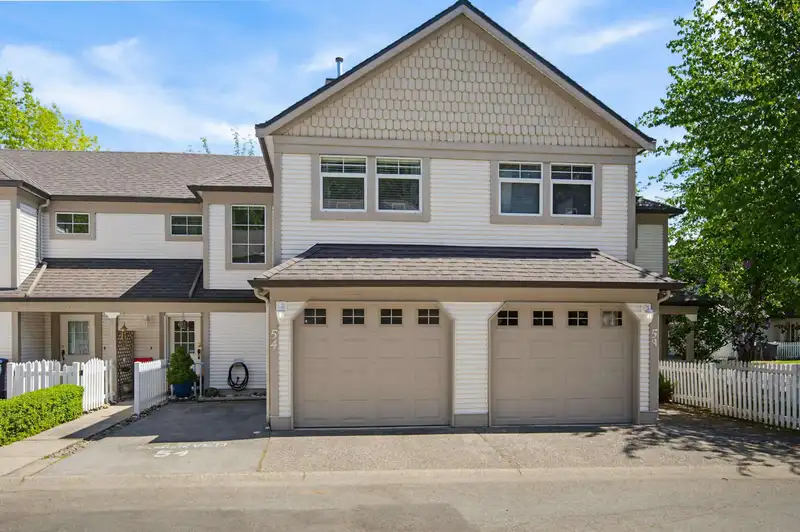 54 16318 82 AVENUE - photo 2 of 37