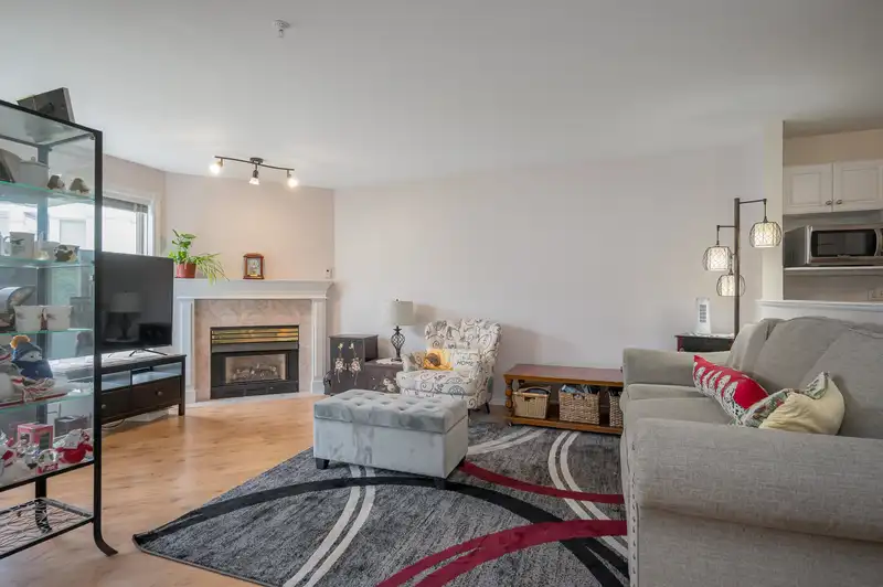 305 2575 WARE STREET - photo 4 of 32