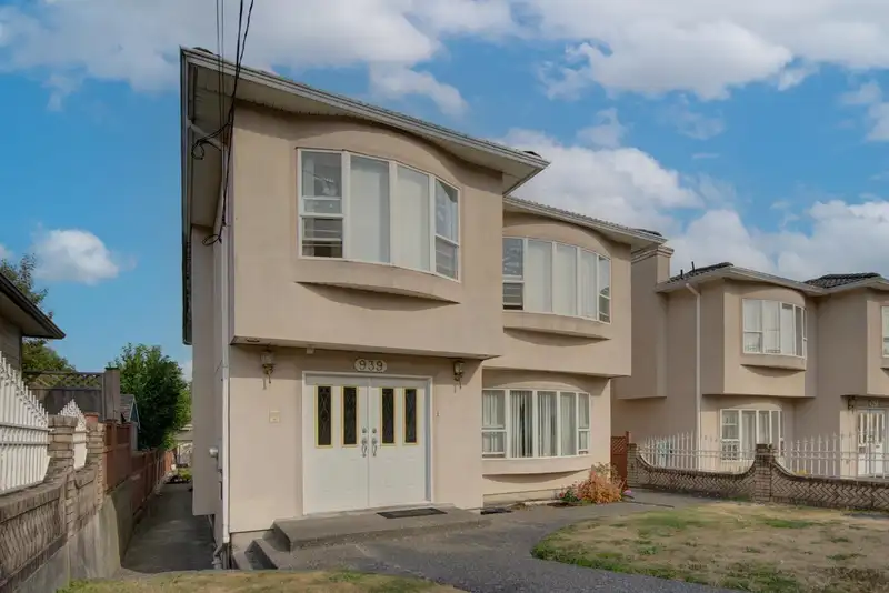 939 E 26TH AVENUE - photo 1 of 7