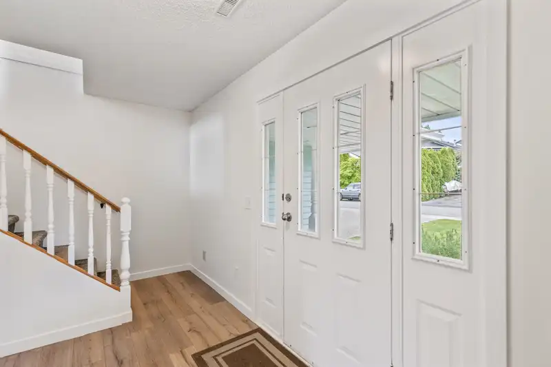 22421 MORSE CRESCENT - photo 3 of 40