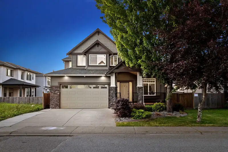 21003 83B AVENUE - photo 1 of 39