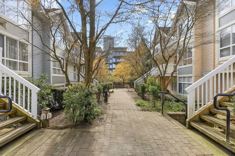 25 7128 STRIDE AVENUE - photo 2 of 25