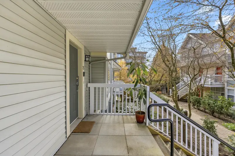 25 7128 STRIDE AVENUE - photo 4 of 25